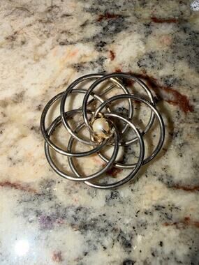 Beau Silver Interlocking Circles Pearl Brooch